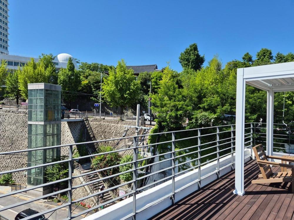 Namsan Story Nine Hotel Seoul Bagian luar foto