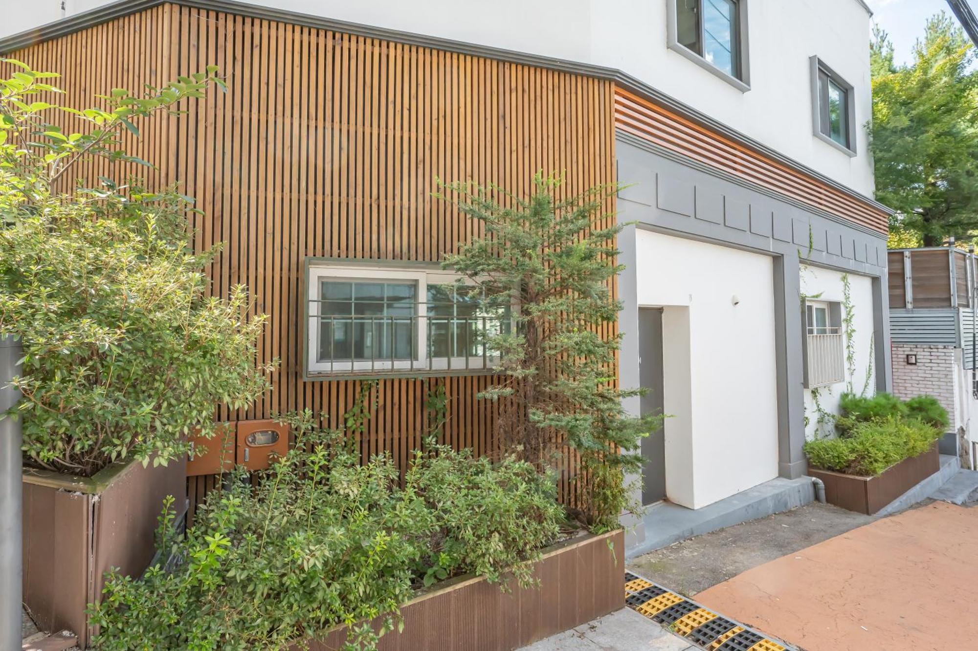 Namsan Story Nine Hotel Seoul Bagian luar foto